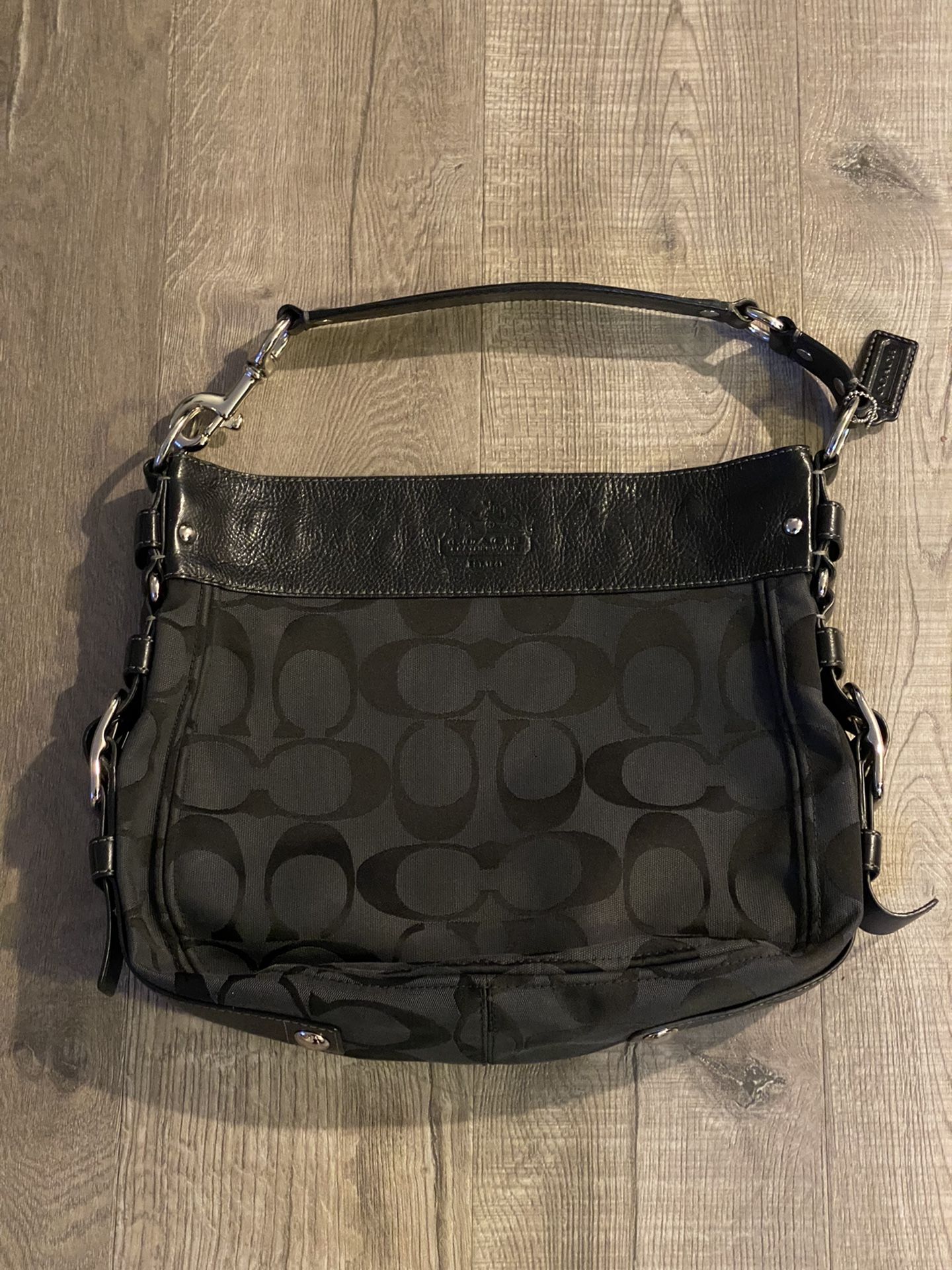 Signature Coach Hobo