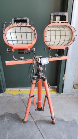 Halogen Light Tower, work lights - 4 sets available