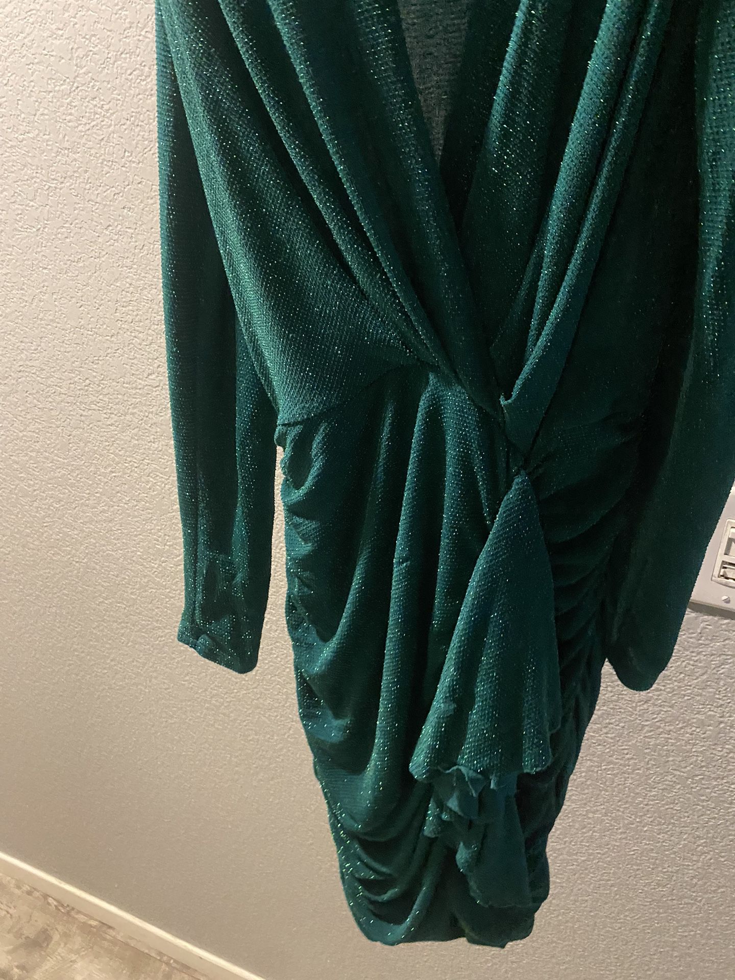 Emerald Green Long Sleeve Short Dress