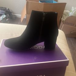 Black Heal Boots