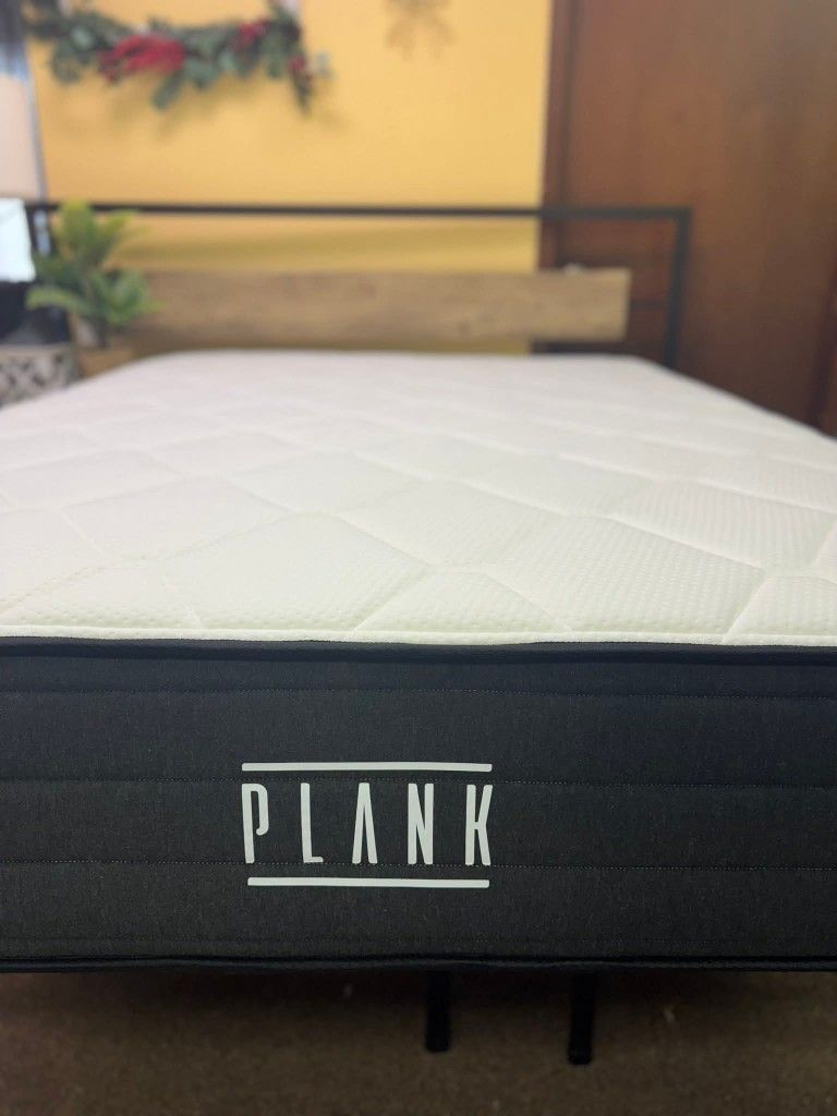 Queen Brooklyn Bedding Plank Firm Mattress - Like New