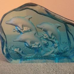 🌺 Blue Dolphin Etched Sea Glass Paper Weight 