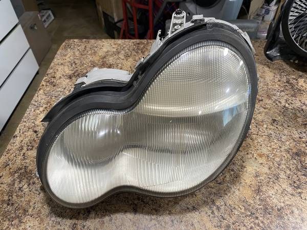 MERCEDES HEADLIGHT 1 307 329 072 LEFT DRIVER HID XENON OEM