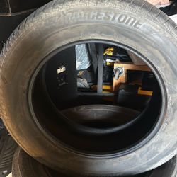4 Llantas Bridgestone   275 60R20  1185  En Muy Buenas Condiciones 