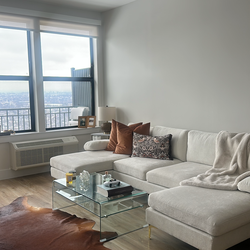 U-Shaped Sectional Sofa – Excellent Condition