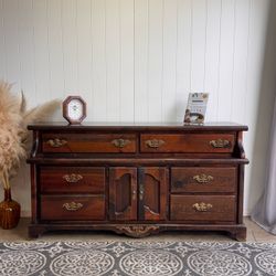 8-drawer wooden vintage low dresser - FREE DELIVERY