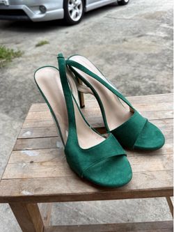 Beautiful size 8 sandals.
