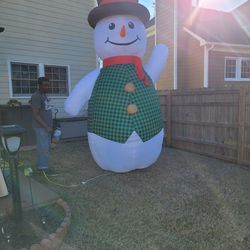 12 Ft Inflatable Snowman 