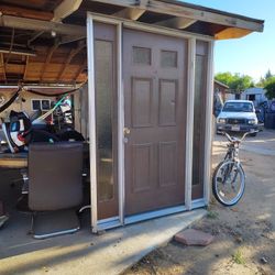 Puerta Exterior De Metal Con Fremin De Aluminium Alto 83  Pulgadas X  63 Y Medio 