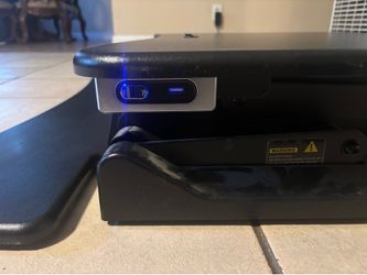Electric standing desk