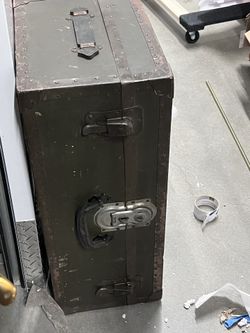 Vintage Metal Storage Trunk | Coffee Table, Blanket Chest, Storage & Home Decor