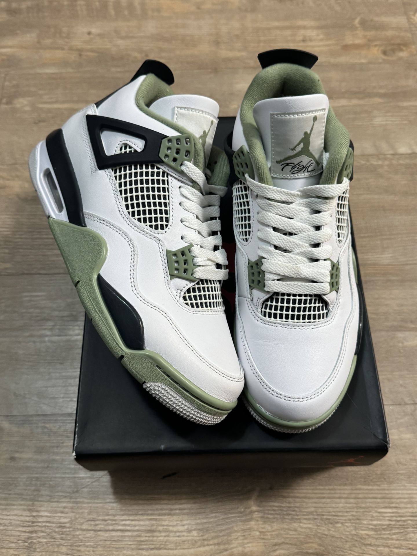 JORDAN 4 SEAFOAM  