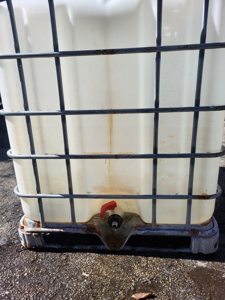 275 Gallon IBC totes
