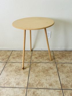 Decoration round table 24 inches tall  18 inches long