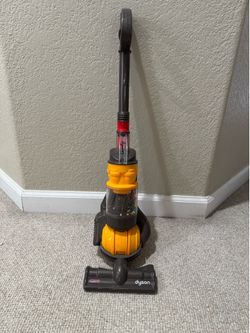 Dyson vacuum toy