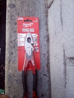 Milwaukee 9" Lineman's Pliers