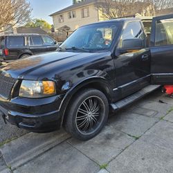 2004 Ford SUV Truck