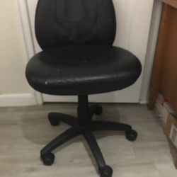 Office Chair not in a best shape Still Has Long Life