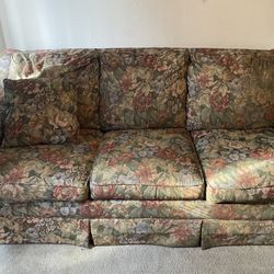 Couch That Turns Into Bed 
