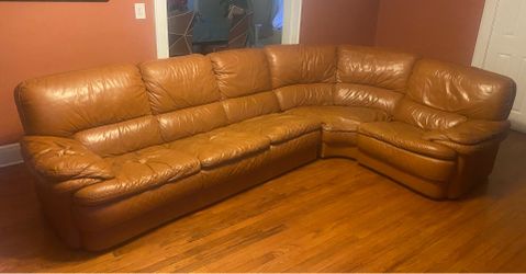Beautiful 3 piece leather couch