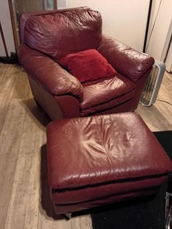 Couch n single couch with foot rest
