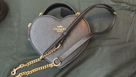 Coach Heart Crossbody CP020 SOLD OUT ✅
