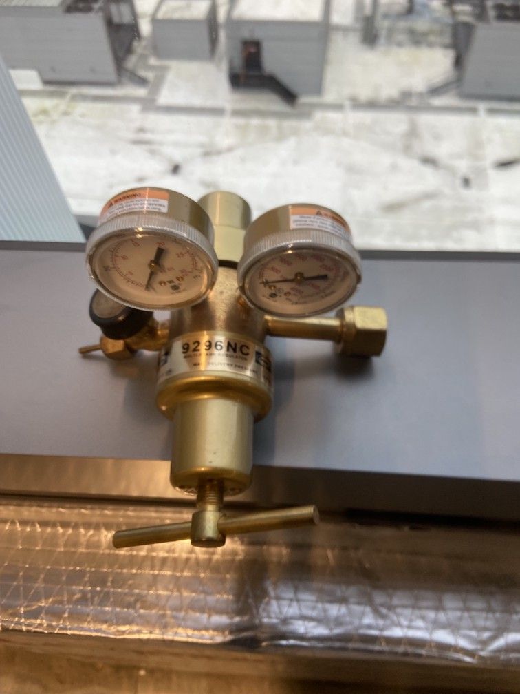 New Harris 9296 Regulator  20 In All