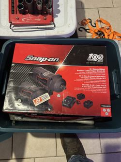 (Snap On) 18 V Monster Lithium Impact Kit