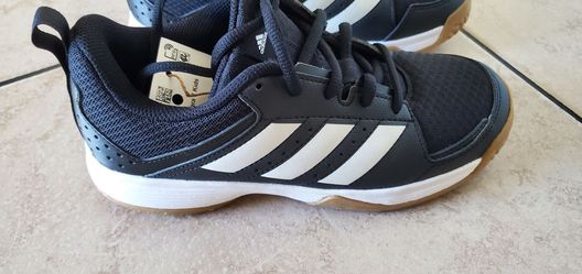 New Adidas Boys Shoes. Size 3.5