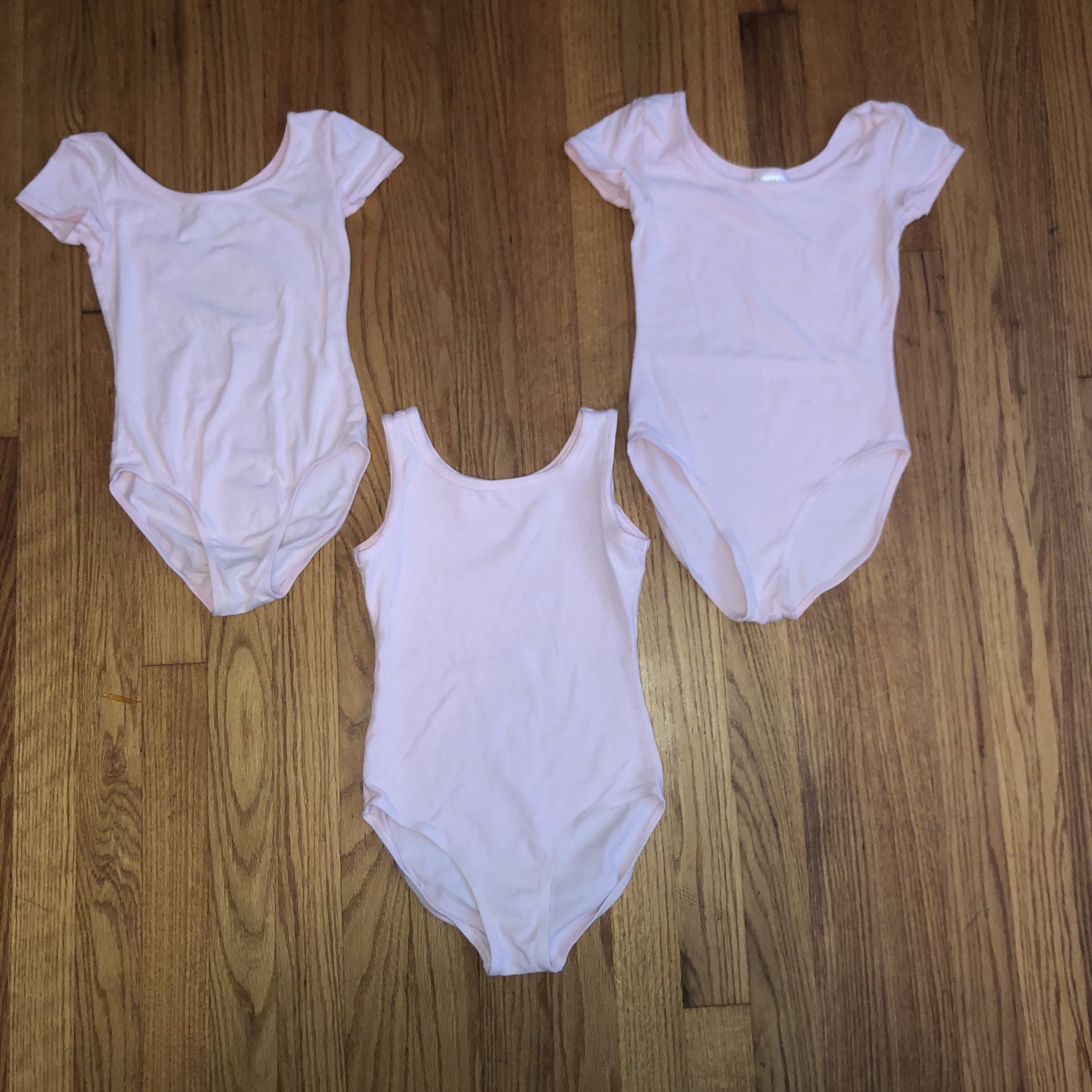 Kids size small/xs pink Danskin dance leotard/outfits/costumes in excellent condition