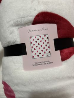 Victoria’s Secret Sherpa Blanket W/hearts 