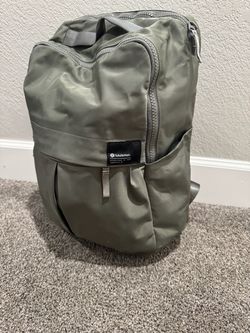 Lululemon Everyday Backpack 2.0 23L Sage / Forest Green