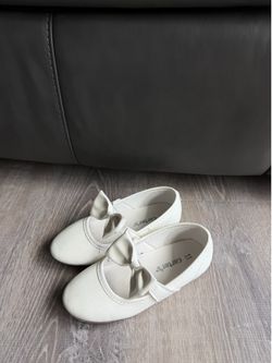 Carters girl dress shoes toddler size 11