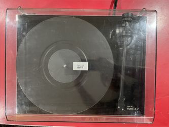 Music Hall mmf 2.2 Turntable with Ortofon 2m Red Cartridge