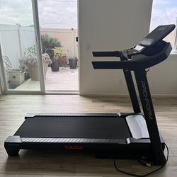 TREADMILL. PRO-FORM TRAINER 8.7