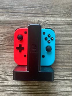 Joy Cons/Charging Station - Nintendo Switch