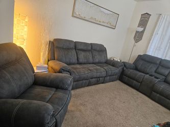 Recliner coaches like new