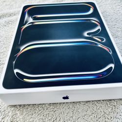 iPad Pro 13-inch Cellular Unlocked , 256GB! M4 Chip Brand New Sealed!! 