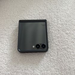 Samsung Galaxy Z Flip7 256GB (Unlocked)