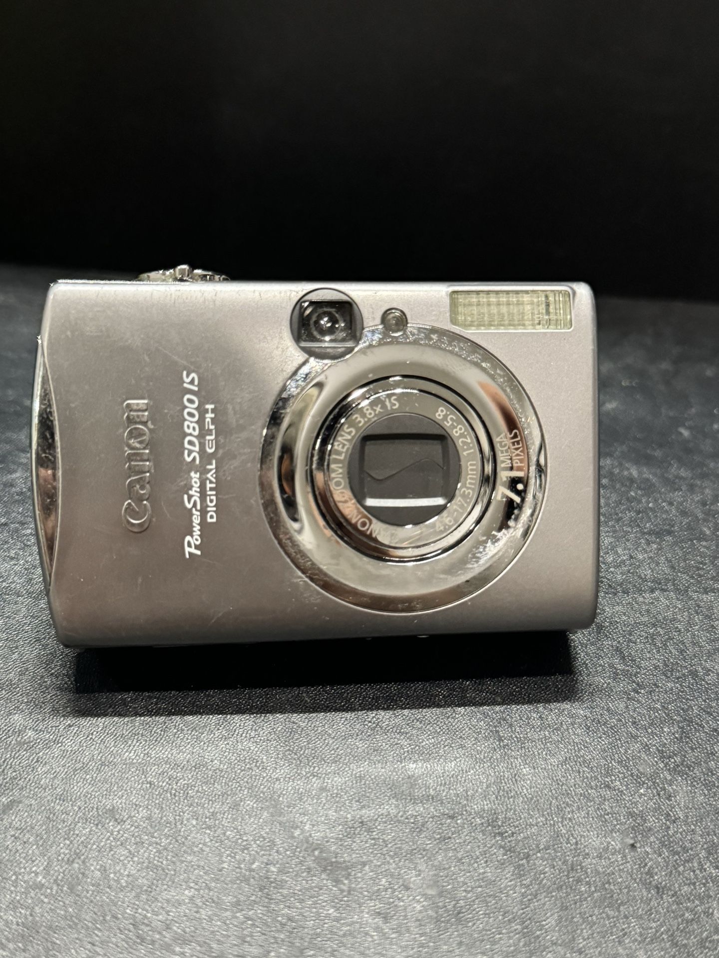 Canon PowerShot SD800 IS 7.1MP Digital Elph Camera
