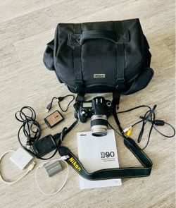 NIKON D90