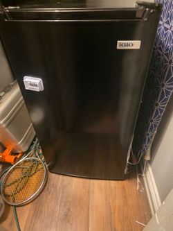 Mini fridge