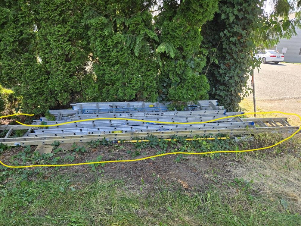 40 Foot Fiberglass Ladder