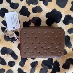 Bath And Body Ice Cream Sandwich Sanitizer Holder 