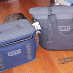 Yeti Hopper Flip 18 Portable Soft Cooler for Sale in Queens, NY