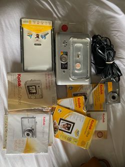 Kodak EasyShare CD33 Camera + Printer Dock Bundle w/ Manuals & Photo Paper