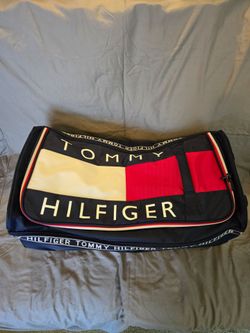 Large New Tommy Hilfiger Rolling Duffel Bag Luggage on wheels