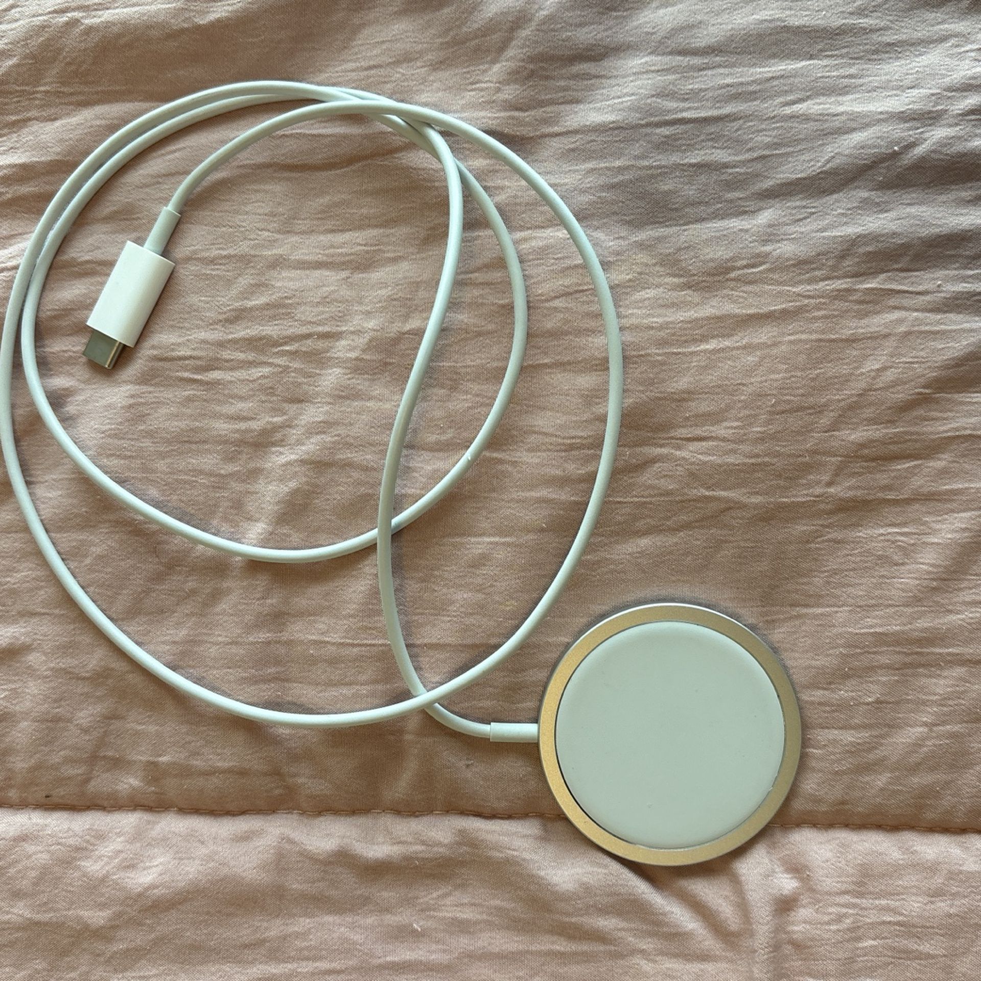 MagSafe Charger - From APPLE