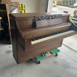 Free Piano. 