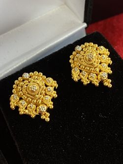22K Heart Post Earring
